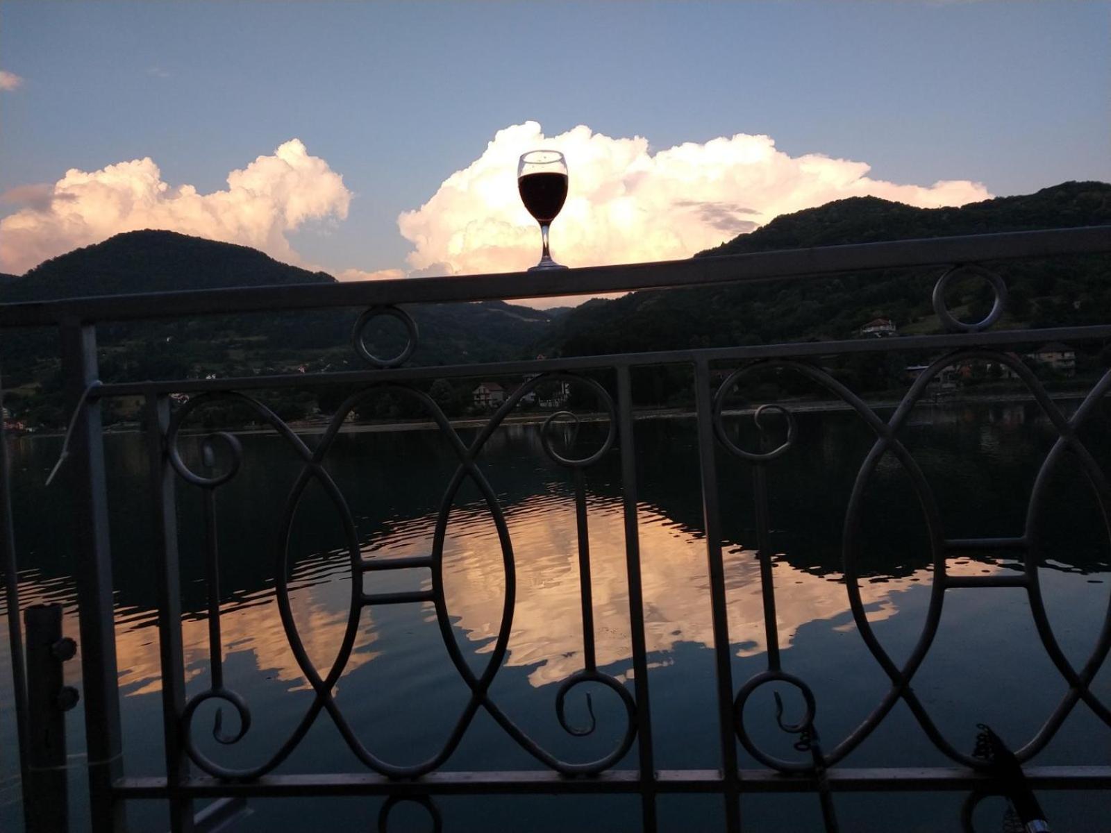 Vila Oaza - Zvornicko Jezero Zvornik Exterior foto